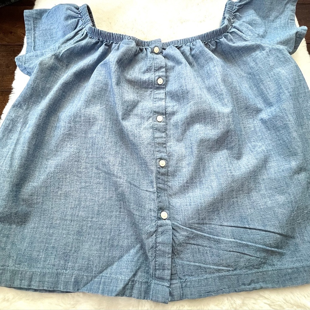 Levi's Off The Shoulder Top Chambray Size Medium - Picture 7 of 14